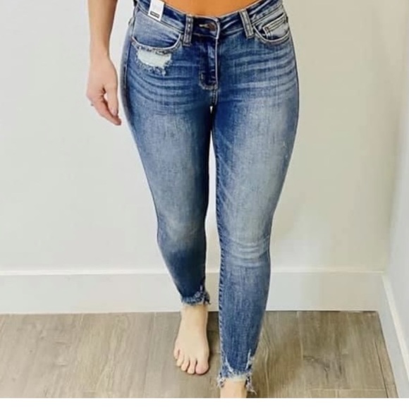 Judy Blue Jeans - Picture 5 of 5